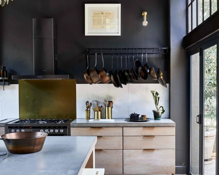 10 black kitchen design ideas that may just convince you to be bold – free