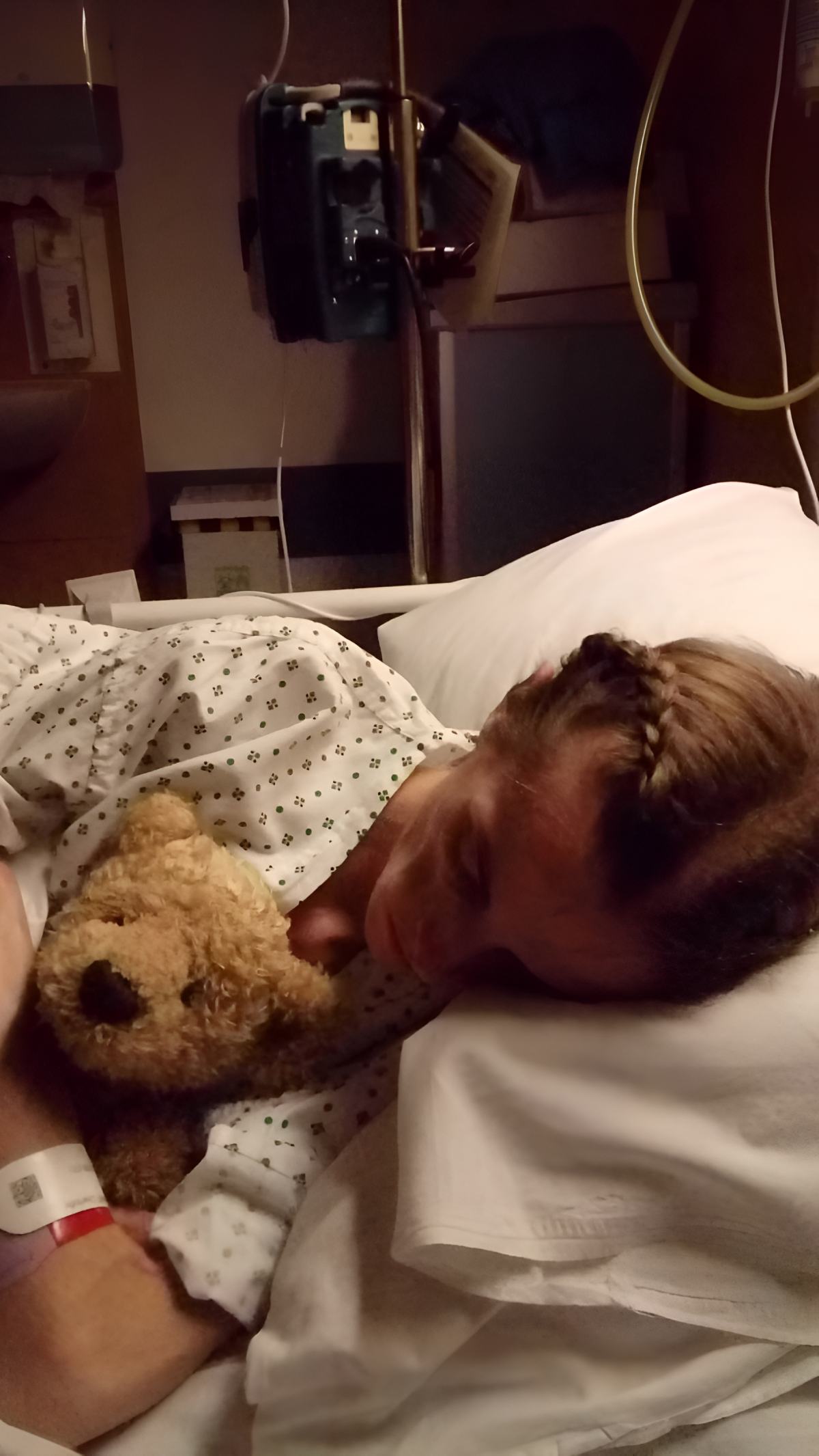 1000034405 Picsart AiImageEnhancer