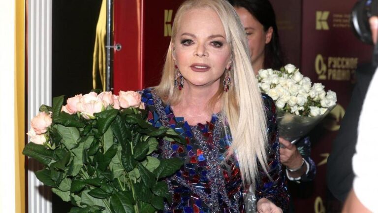 While Lurie Awaits Apartment Keys, Dolina Enjoys Luxury UAE Vacation