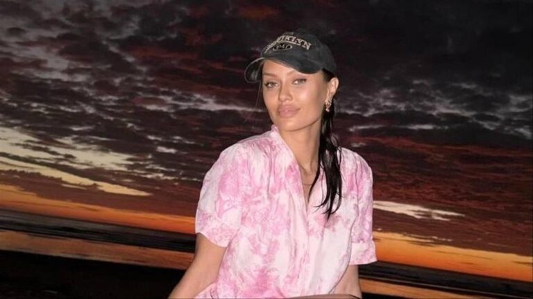 Victoria Bonia’s Natural Curves Spark Online Debate