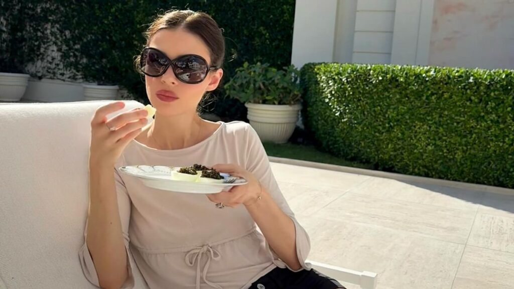 2347c33622ec nicolaannepeltzbeckham17671327843799307626401102459280968413