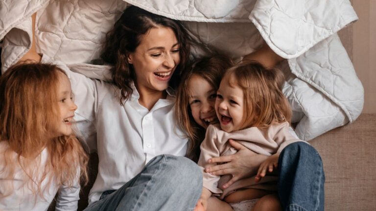 How Sibling Age Gaps Impact Family Dynamics and Relationships