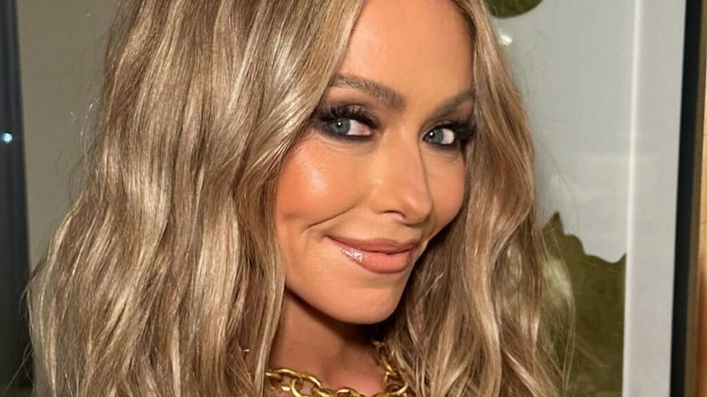 9c8f91e3def7 kelly ripa glam