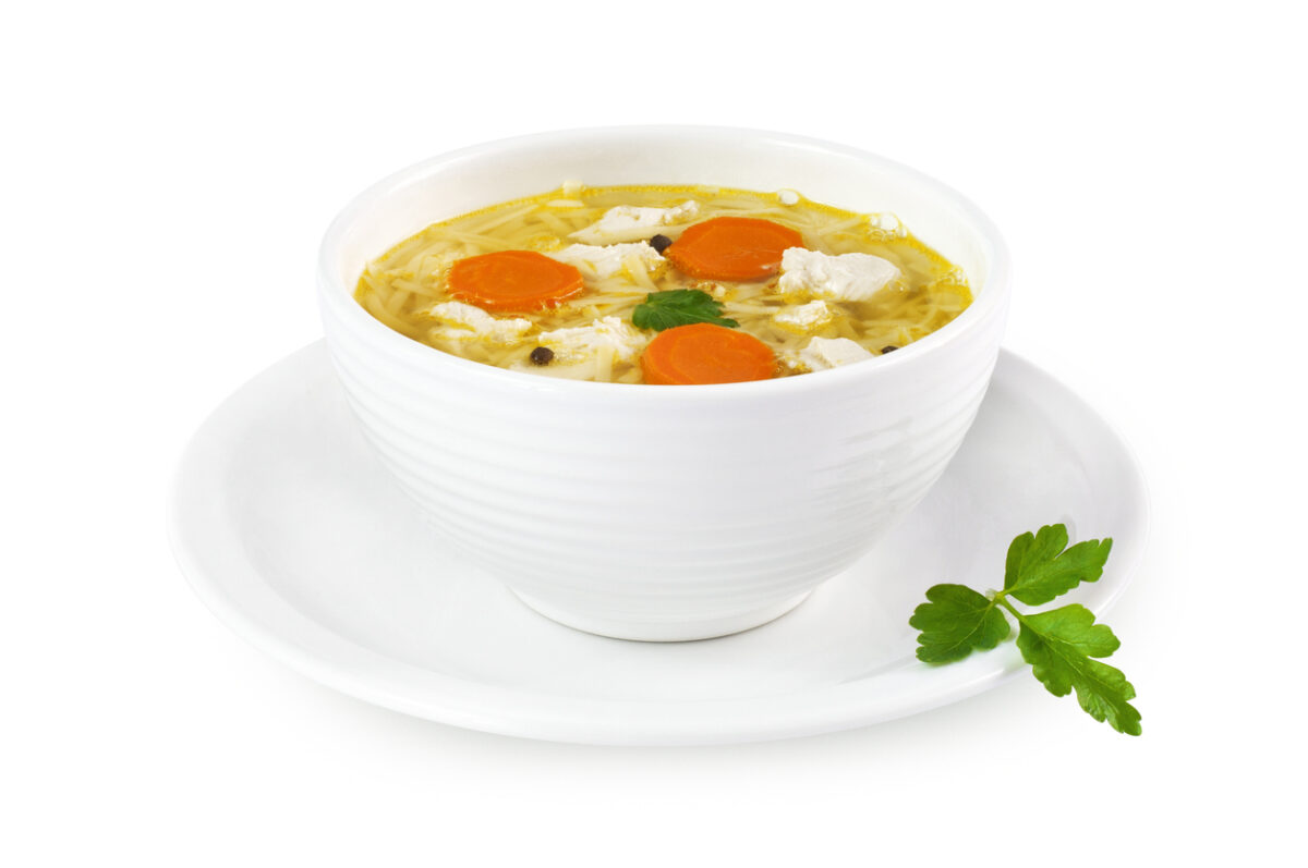 8 Low-Calorie Dinner Recipes to Keep You Satisfied 3 Chicken & Vegetable Soup