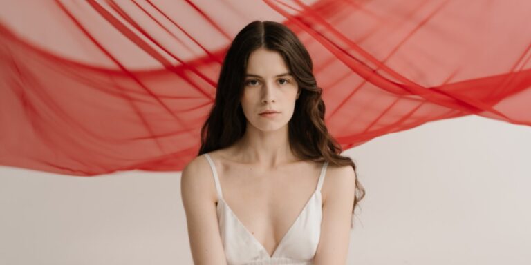 Menstrual Devices: Understanding the Risks and Benefits of Tampons and Other Products