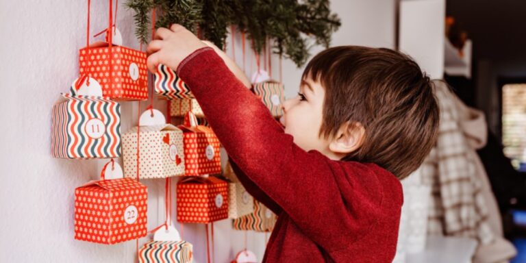 Busy Mom’s Advent Calendar: Quick, Beautiful, and Easy DIY Ideas