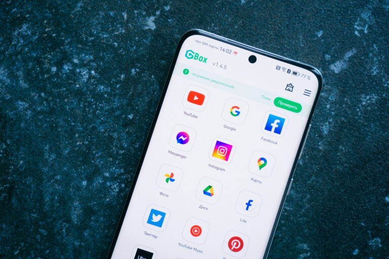 Seamless Social Media Setup: Instagram, Twitter, Facebook, and LinkedIn on Huawei
