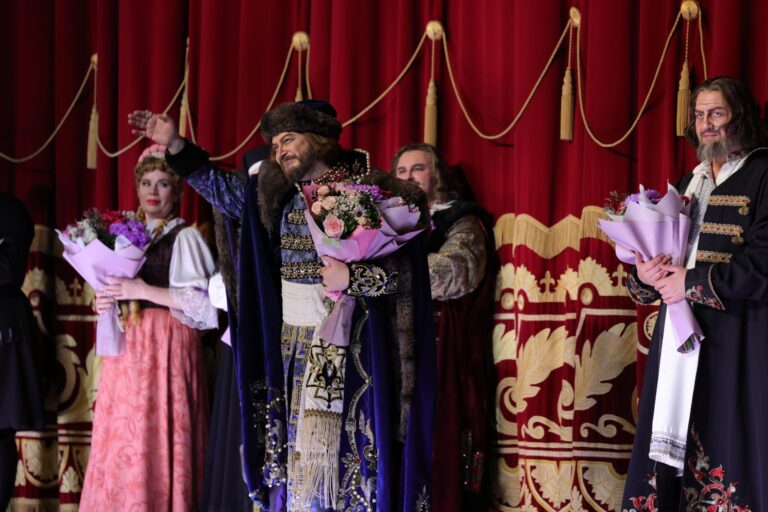 A Grand Opera Gift: The Magnificent Khovanshchina at the Belarusian Bolshoi Theatre