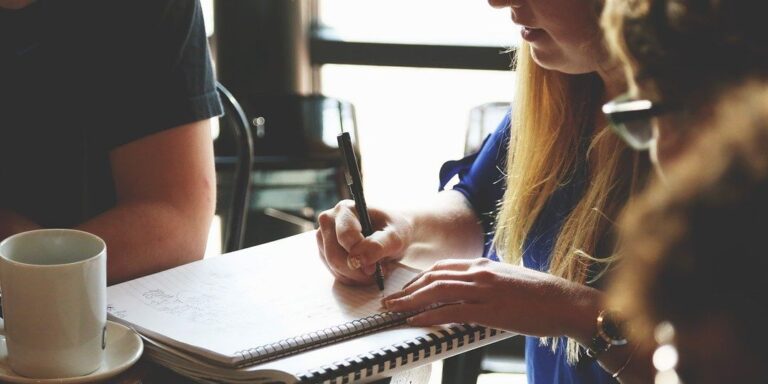 Mastering Team Management in Crisis: Insider Tips from an Event Agency Leader