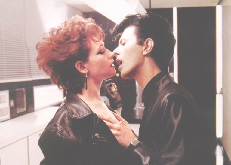 6 Terrifyingly Seductive Horror Films You Can’t Miss