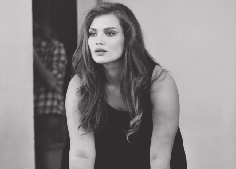 Fashion Tips for Curvy Women: How to Dress Stylishly and Confidently