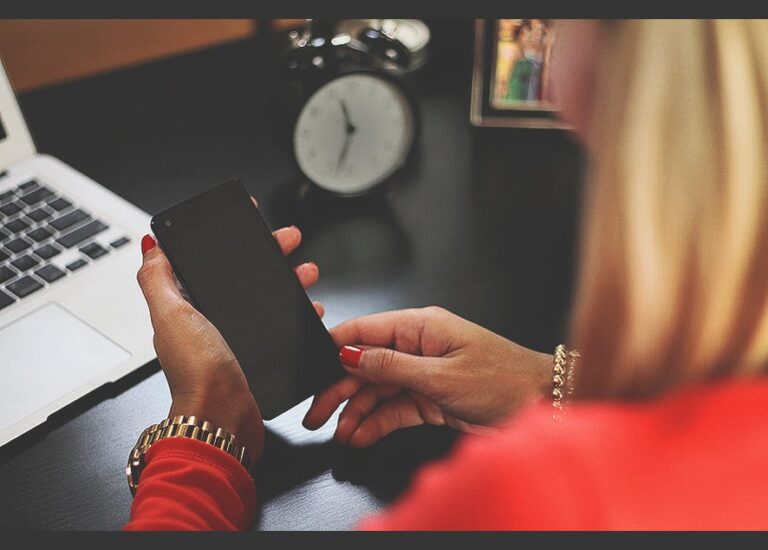 11 Things You Should Never Text: A Guide to Digital Etiquette