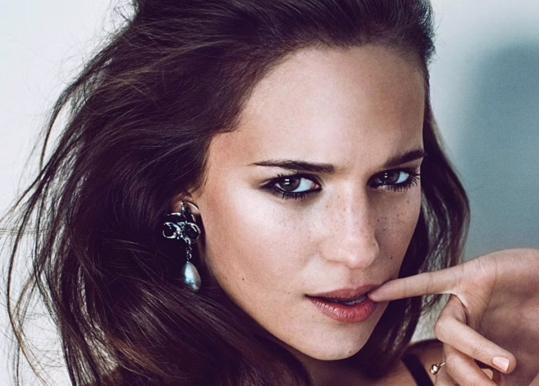 10 Pro Makeup Tips to Channel Your Inner Lara Croft