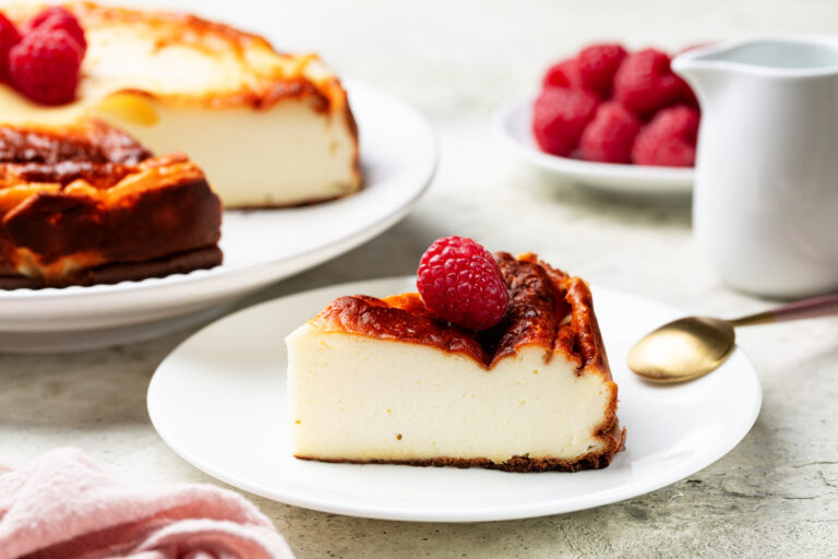 This 3-Ingredient Greek Yogurt Cake Is a Must-Try Protein Dessert