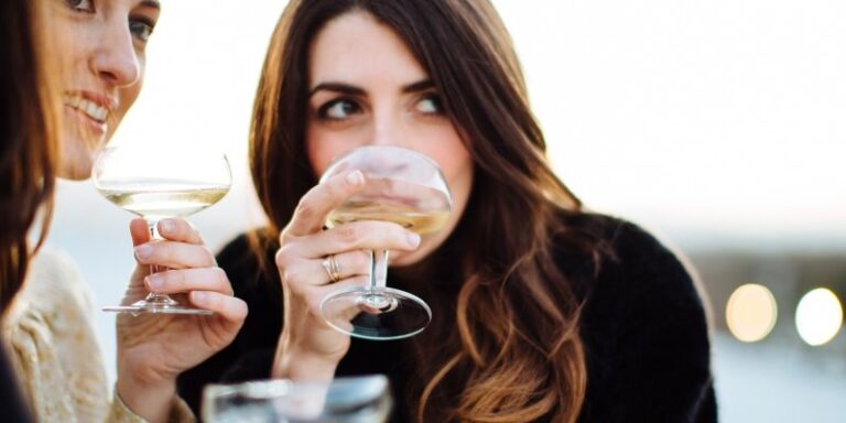 3 Signs You Body Needs Time Off From Alcohol (Even If You Don’t Drink Daily)