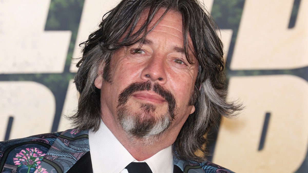 da054bcd66b9 laurence llewelyn bowen headshot