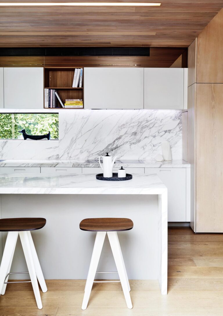10 ways to create an effortlessly modern monochrome kitchen