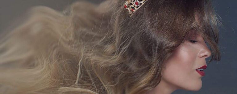 Winter Hair Care: Nourishing Masks, Scalp Massage, and Proper Nutrition