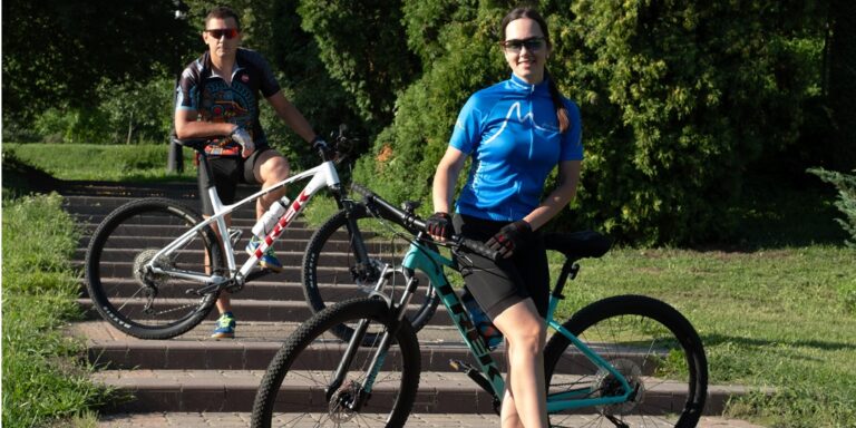 Bright and Bold: The Fashionable Cyclists of Minsk