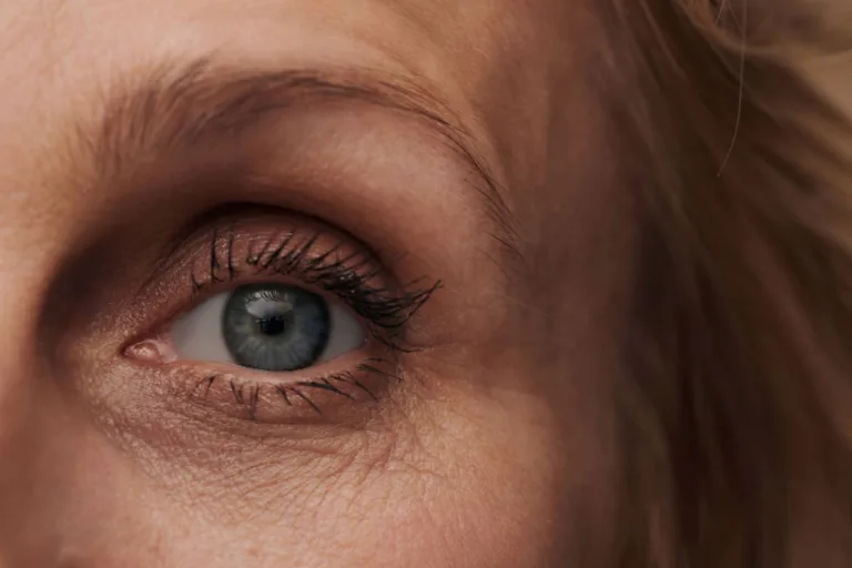 9 Best Eyelash Serums for Thinning Mature Eyelashes