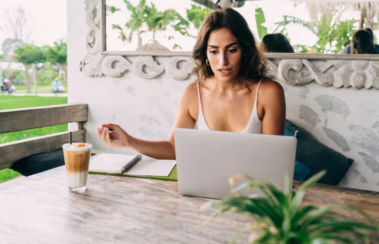 44 Flexible Ways to Make Extra Money Online and Offline