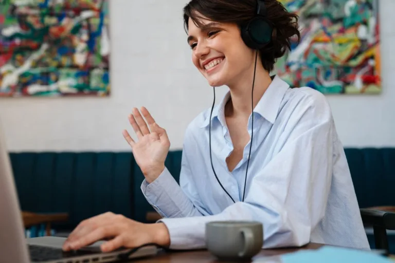 How to Improve Your Communication Skills: 17 Easy Tips