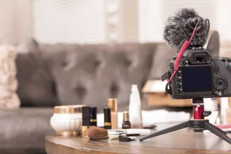 5 Pro Eye Makeup Hacks to Look Flawless in Every Photo