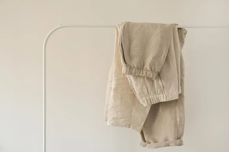 The $25 Linen Pants Everyone’s Obsessing Over – And Why You Need Them Now