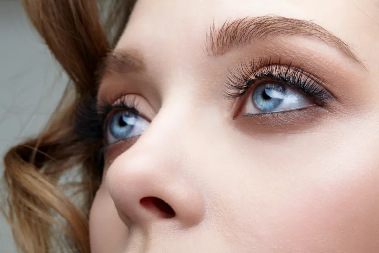 Transform Thin Lashes into Voluminous, Dreamy Eyelashes – Expert Tips & Top Products