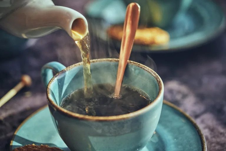 12 Best Teas for a Sore Throat