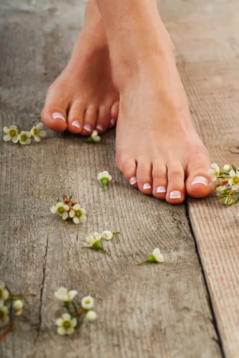 Winter Foot Care: 6 Essential Tips to Keep Your Feet Happy and Healthy