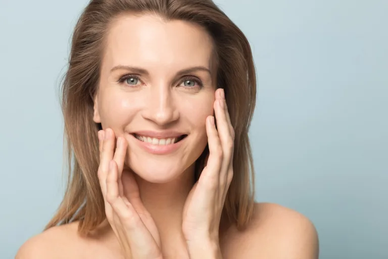 Top 10 Tinted Moisturizers for Mature Skin That Hydrate, Protect & Glow