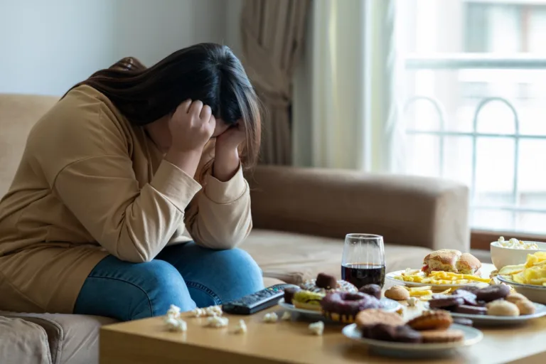Stress Eating: Why It Happens and How to Stop Emotional Eating