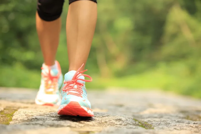 Top 13 Comfortable Walking Shoes for Women Over 50 – Expert Picks for Support & Style