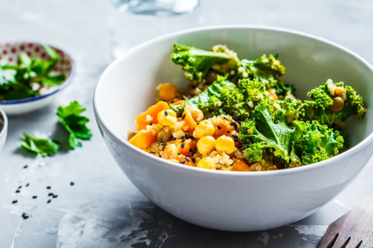 Fight Chronic Inflammation: The Ultimate Guide to Anti-Inflammatory Foods & What to Avoid